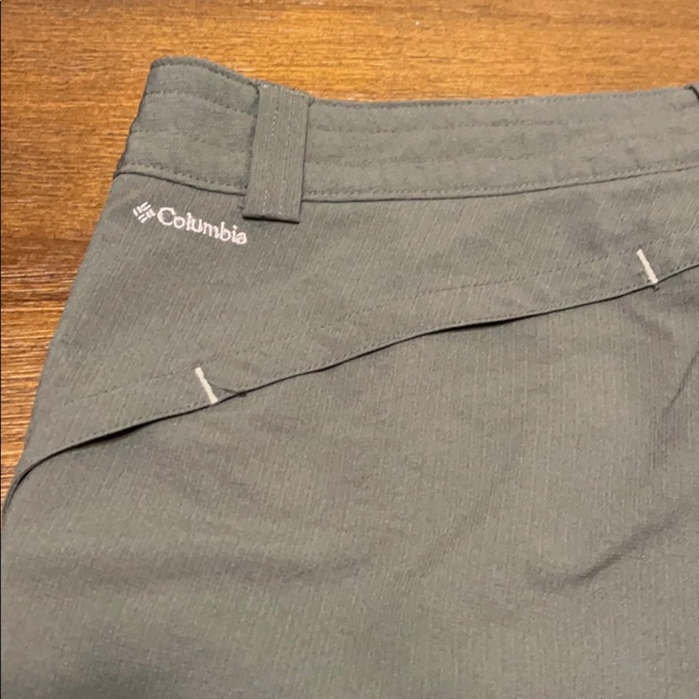 Columbia green shorts Size 10 - Picture 12 of 15